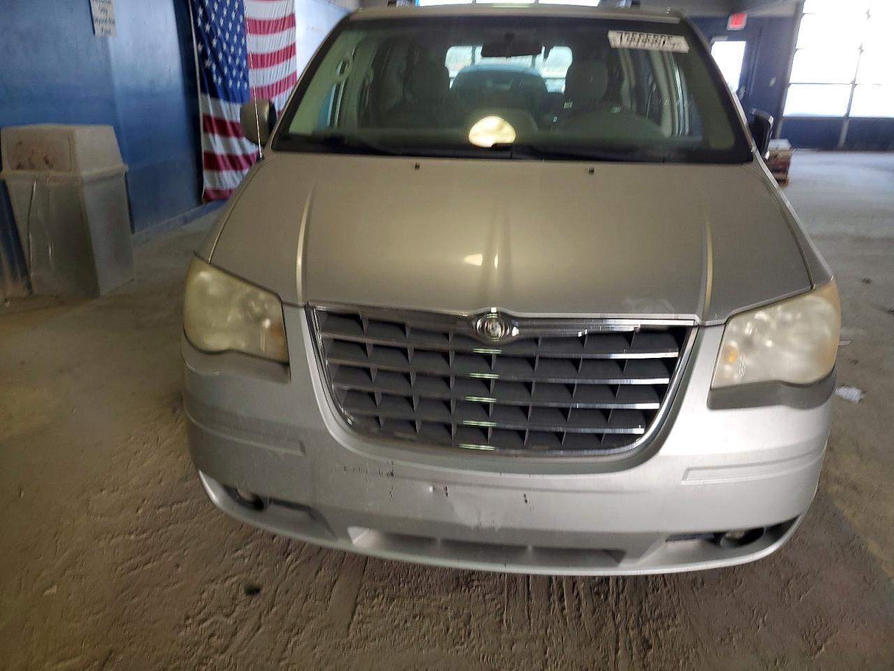 2009 Chrysler Town & Country Touring - Фото 5