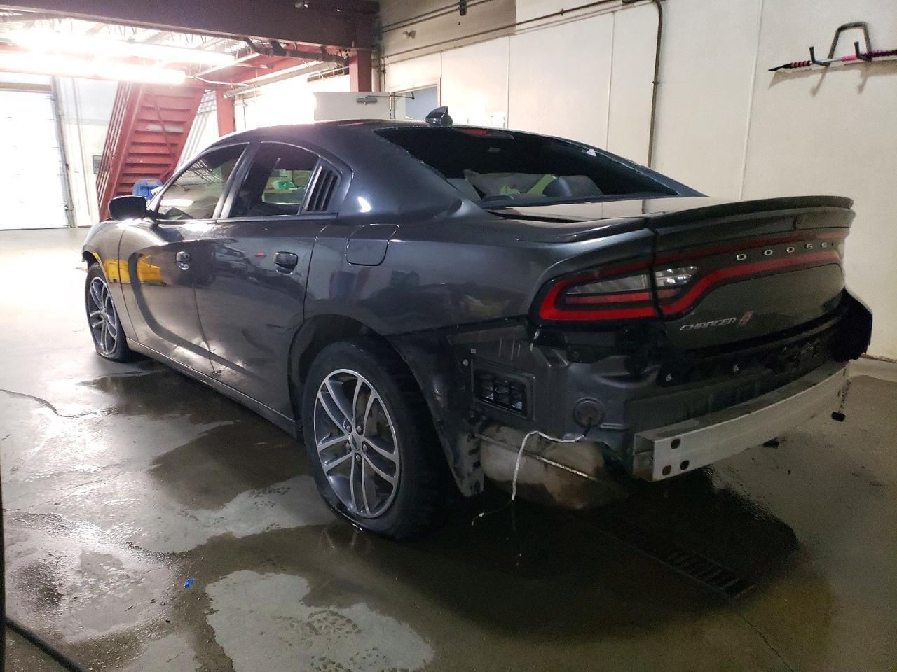 2019 Dodge Charger Sxt - Image 2