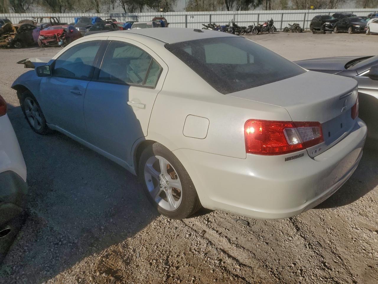 2009 Mitsubishi Galant Es - Фото 2