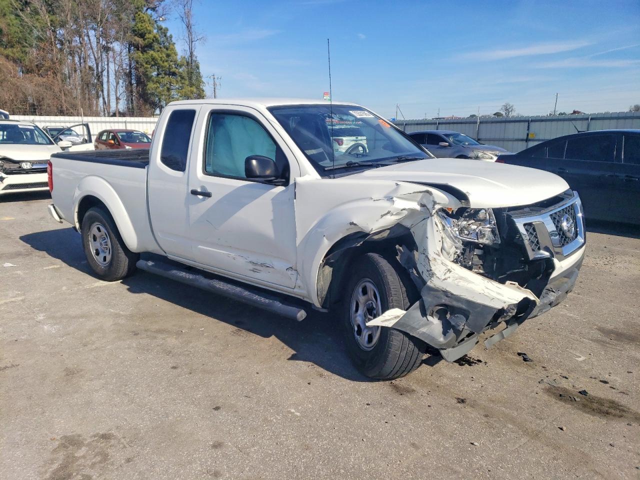2018 Nissan Frontier S - Image 4