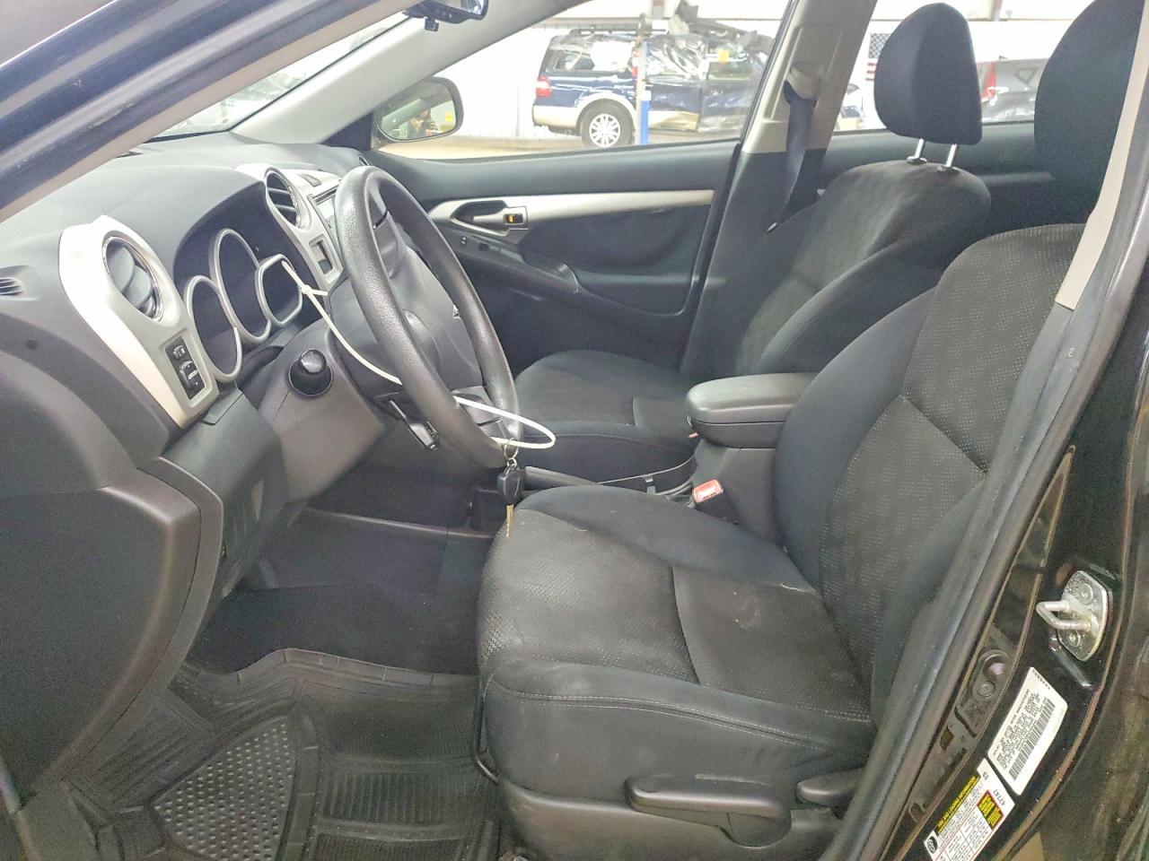 2009 Pontiac Vibe - Image 7