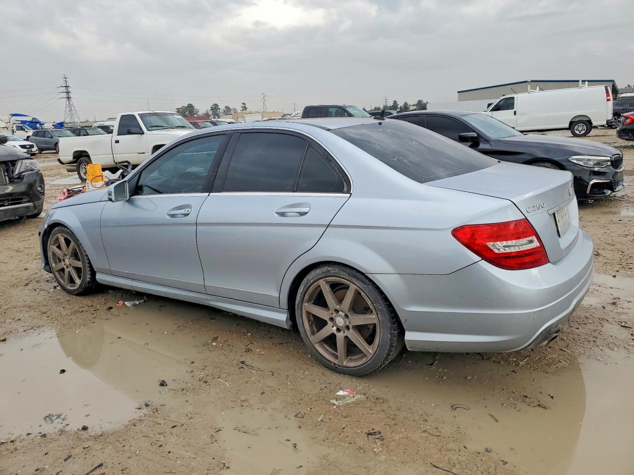 2014 Mercedes-Benz C 250 - Image 2