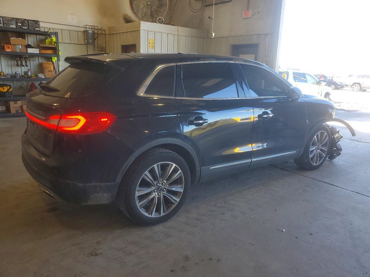 2017 Lincoln Mkx Reserve - Image 3