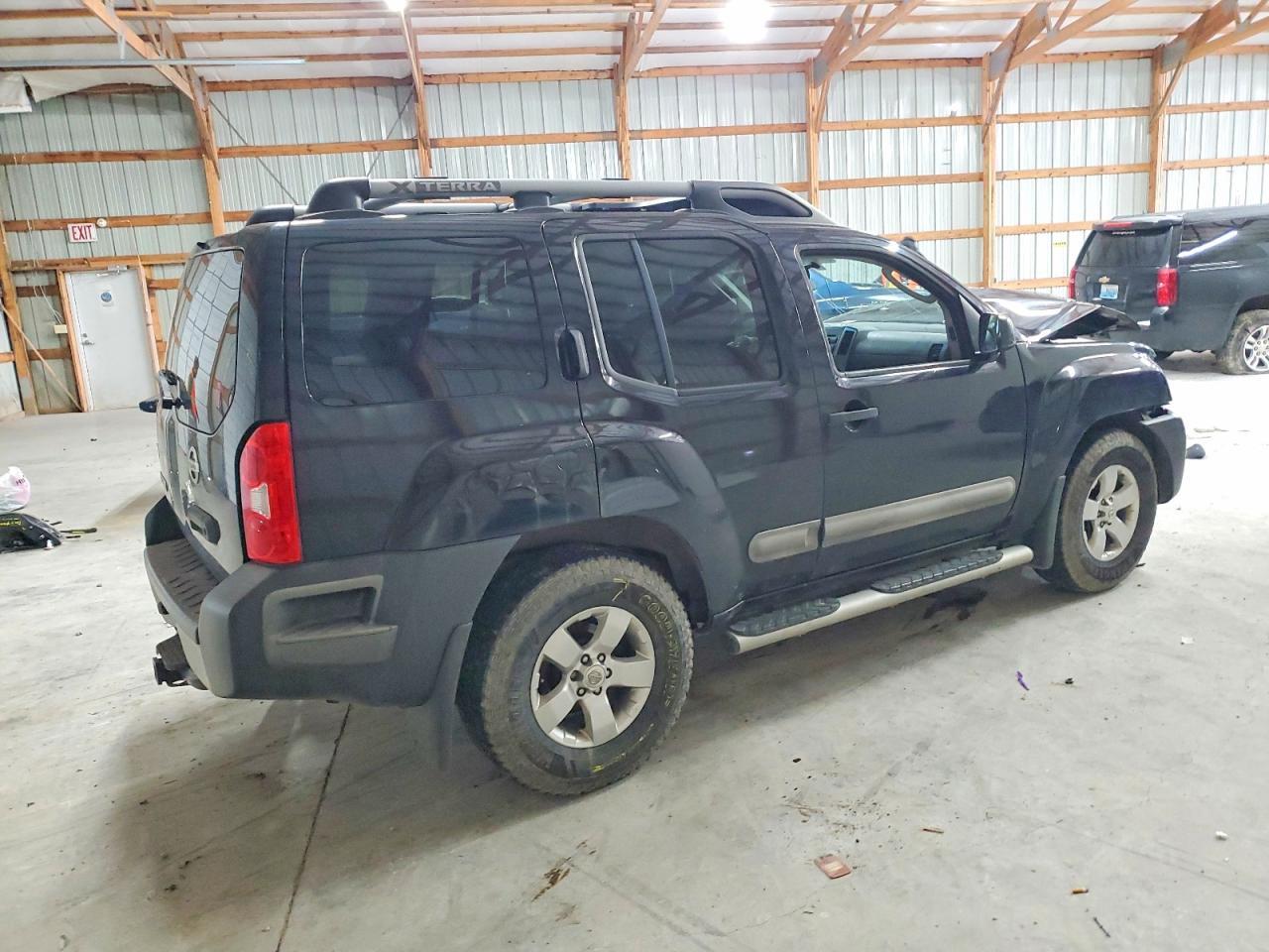 2011 Nissan Xterra Off Road - Фото 3
