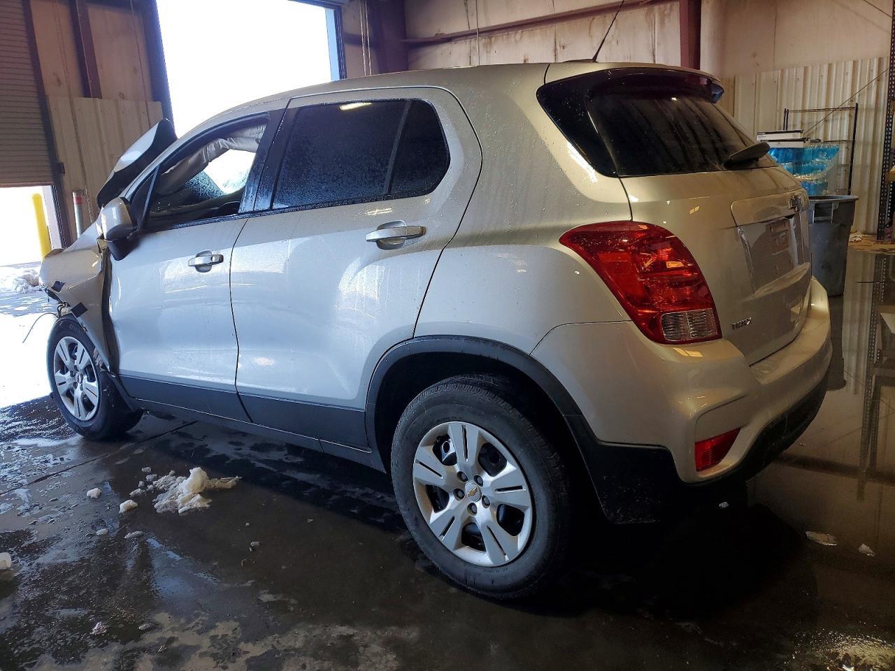 2018 Chevrolet Trax Ls - Image 2