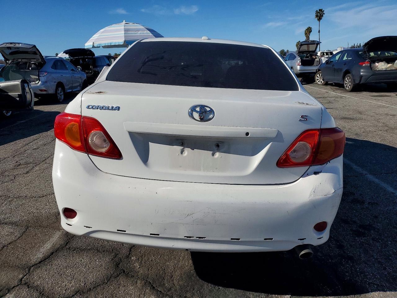 2010 Toyota Corolla Base - Фото 6