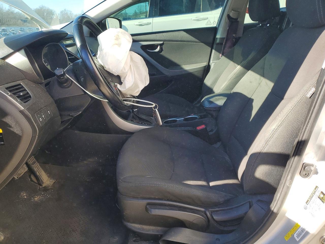 2016 Hyundai Elantra - Фото 7