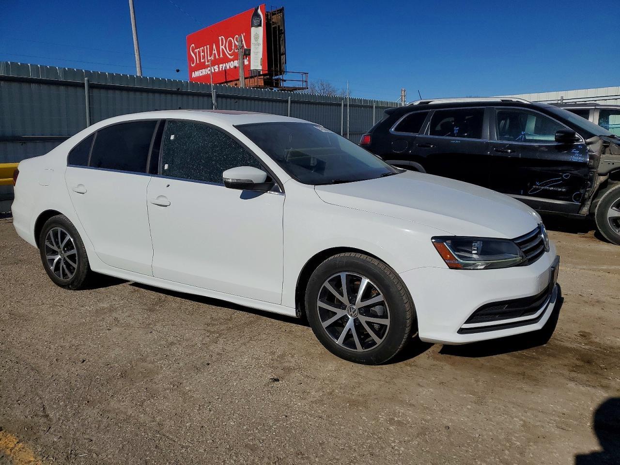 2017 Volkswagen Jetta - Фото 4
