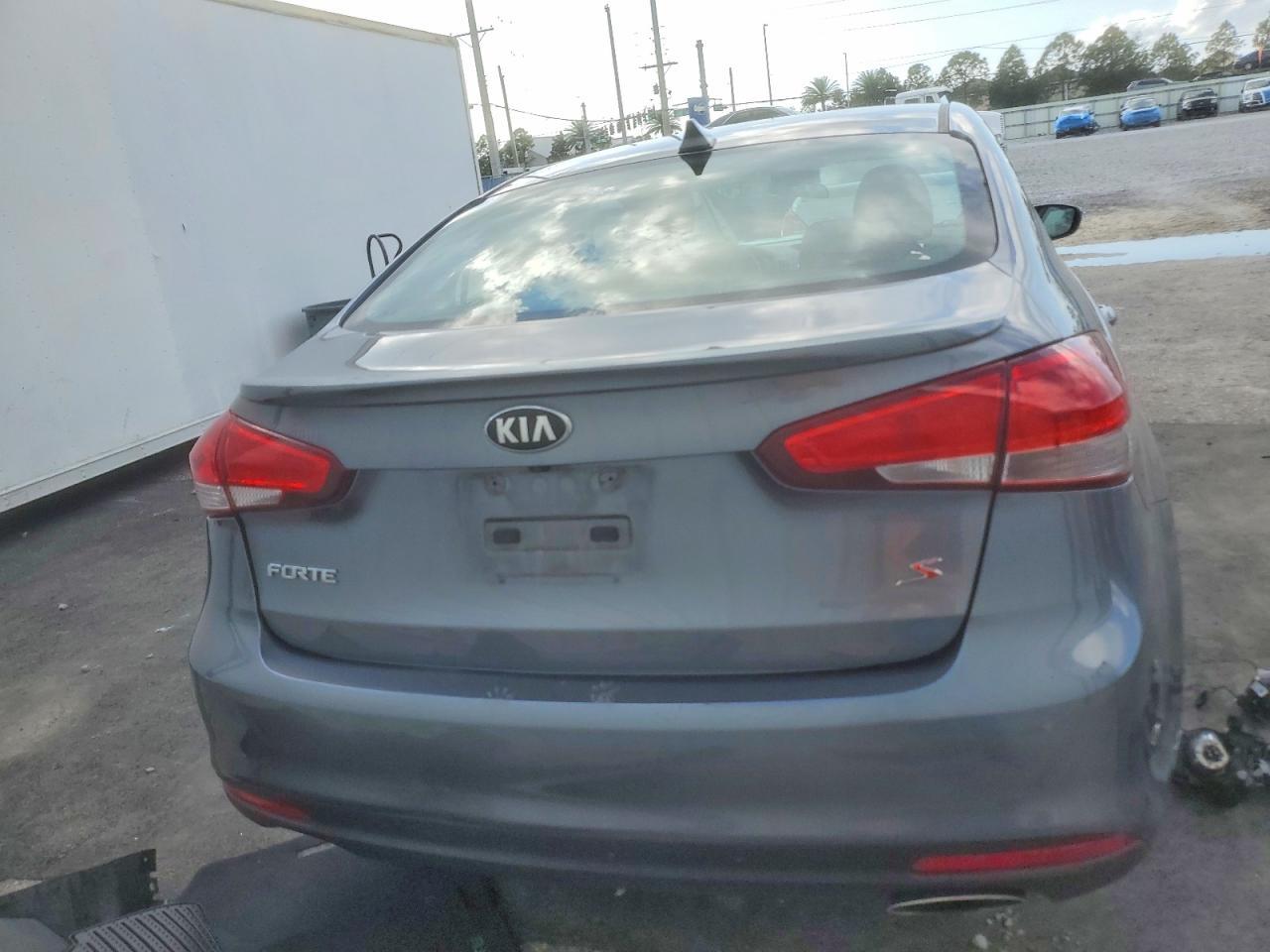 2018 Kia Forte Lx - Image 6