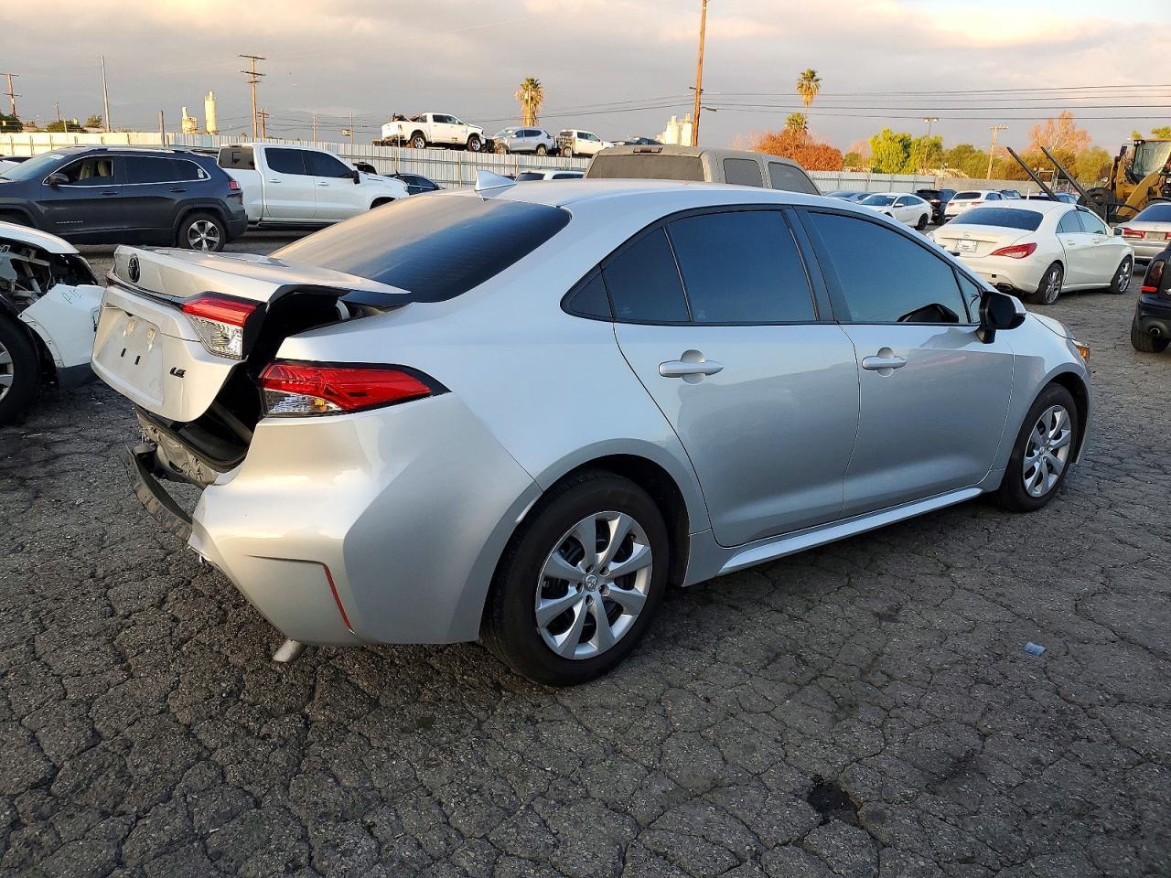 2024 Toyota Corolla Le - Фото 3
