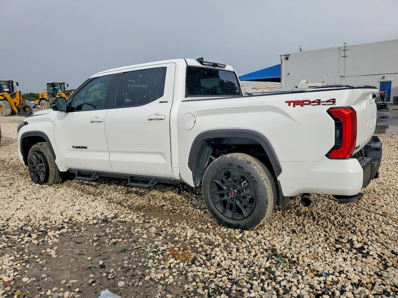 2026 Toyota Tundra Limited - Фото 2