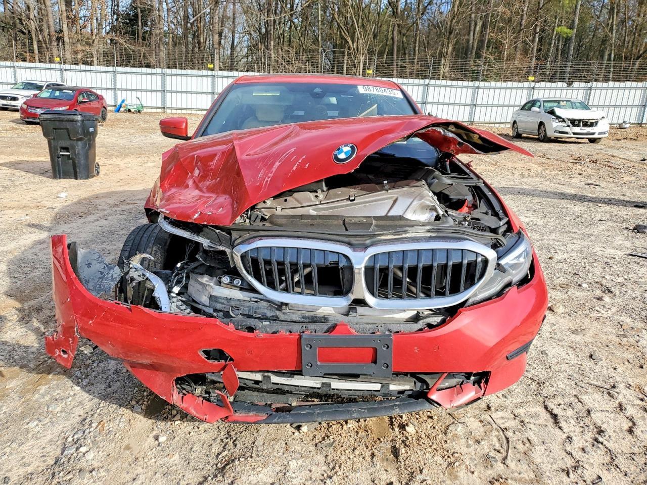 2019 BMW 330Xi - Фото 5