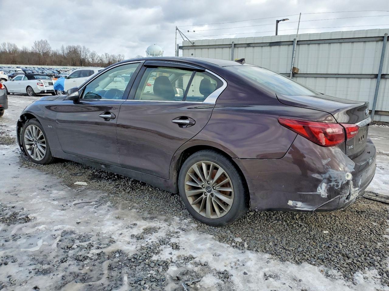 2019 Infiniti Q50 Luxe - Image 2