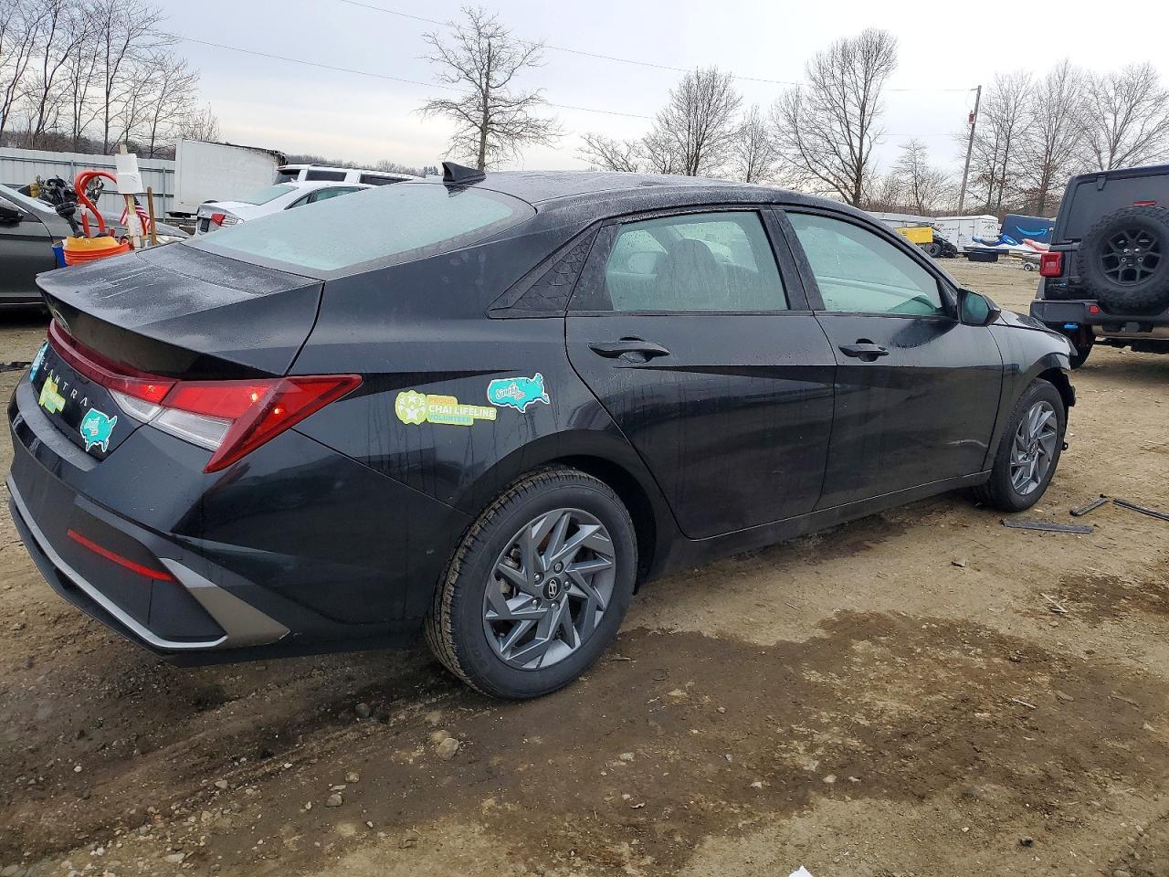 2024 Hyundai Elantra Sel - Image 3