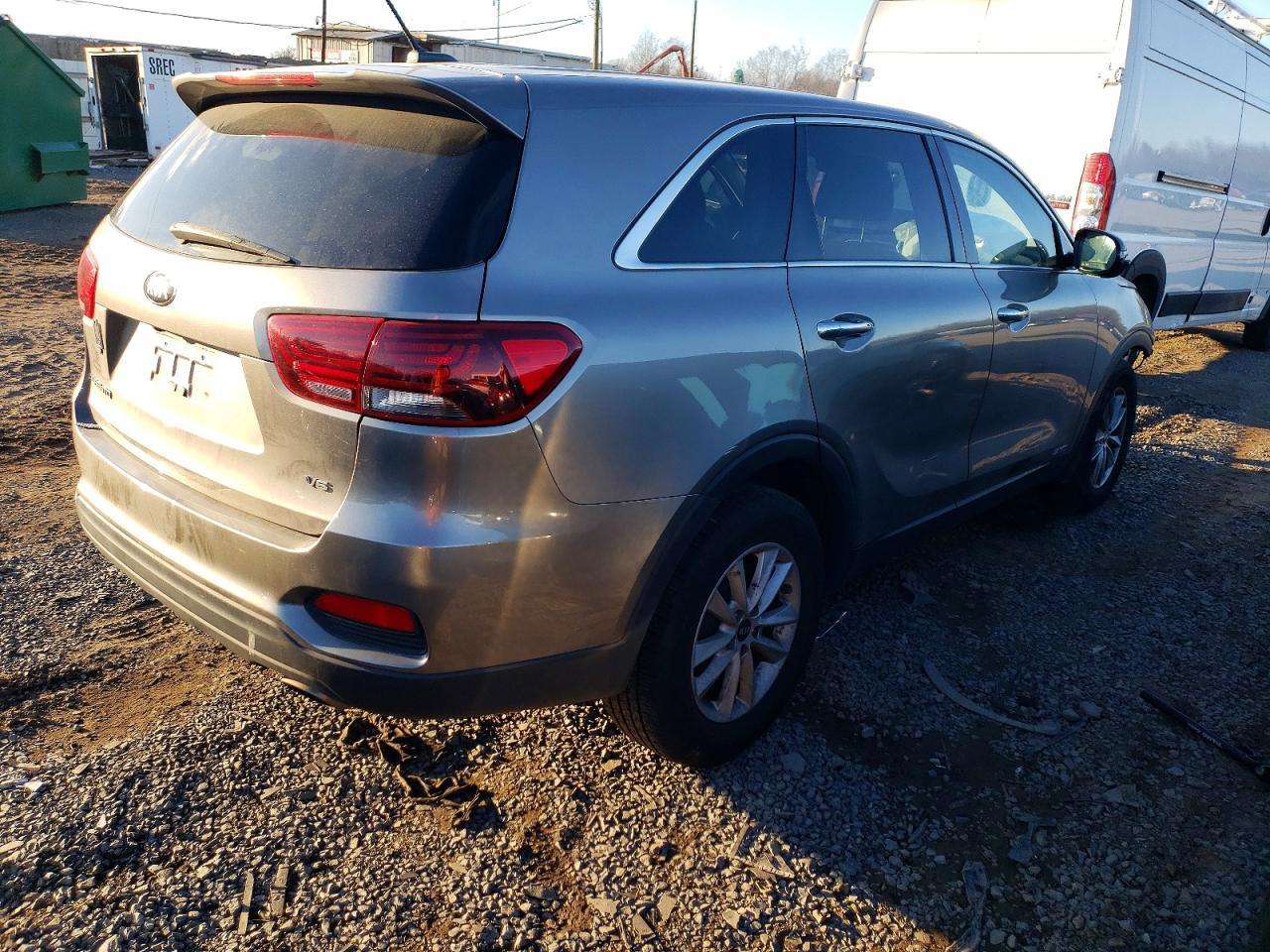 2019 Kia Sorento Lx - Image 3