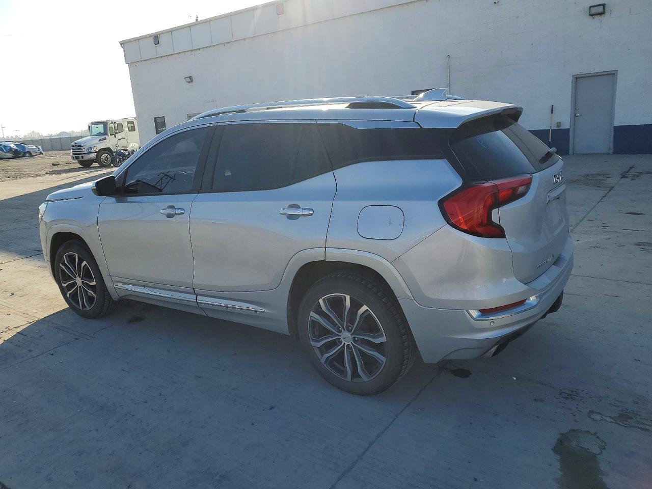 2018 GMC Terrain Denali - Фото 2