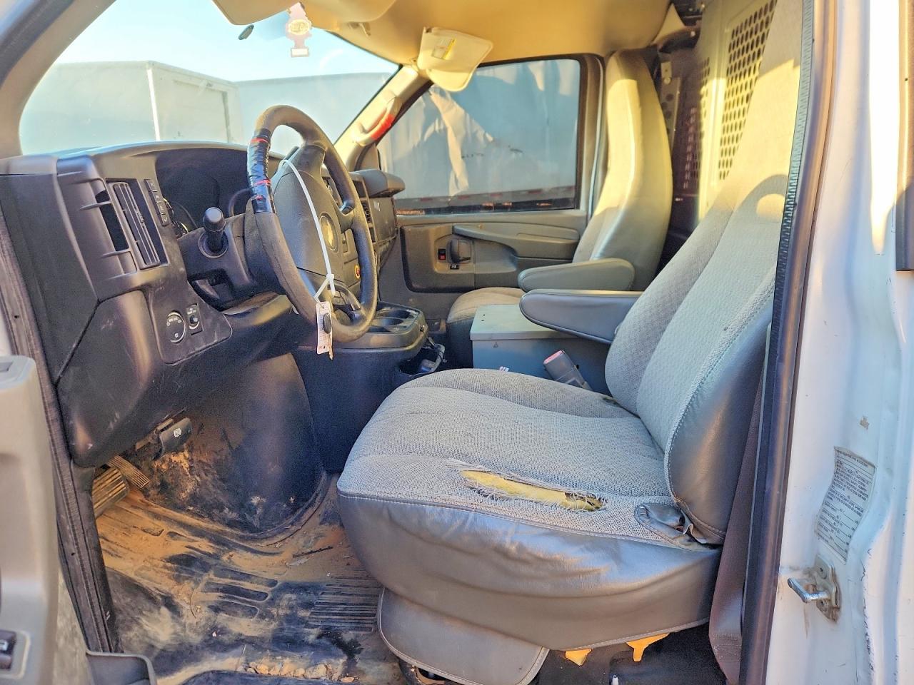 2013 Chevrolet Express 2500 Utility / Service Van - Фото 7