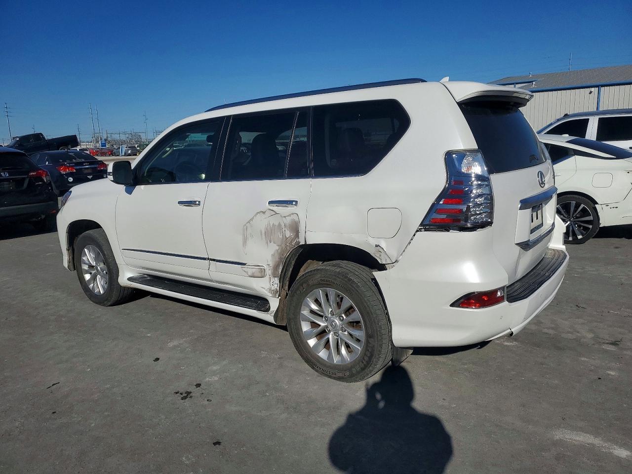 2014 Lexus Gx 460 - Image 2