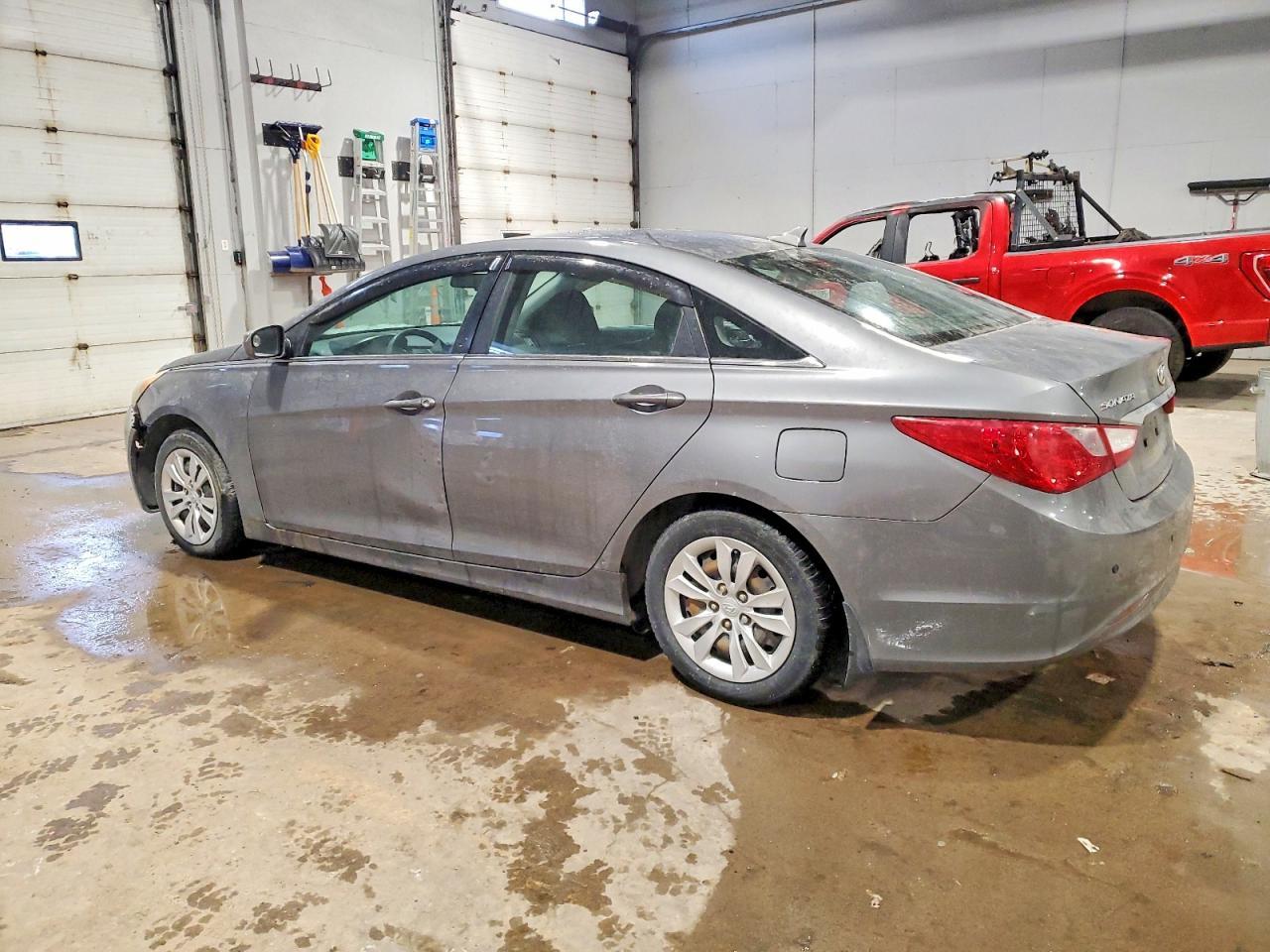 2011 Hyundai Sonata Gls - Image 2