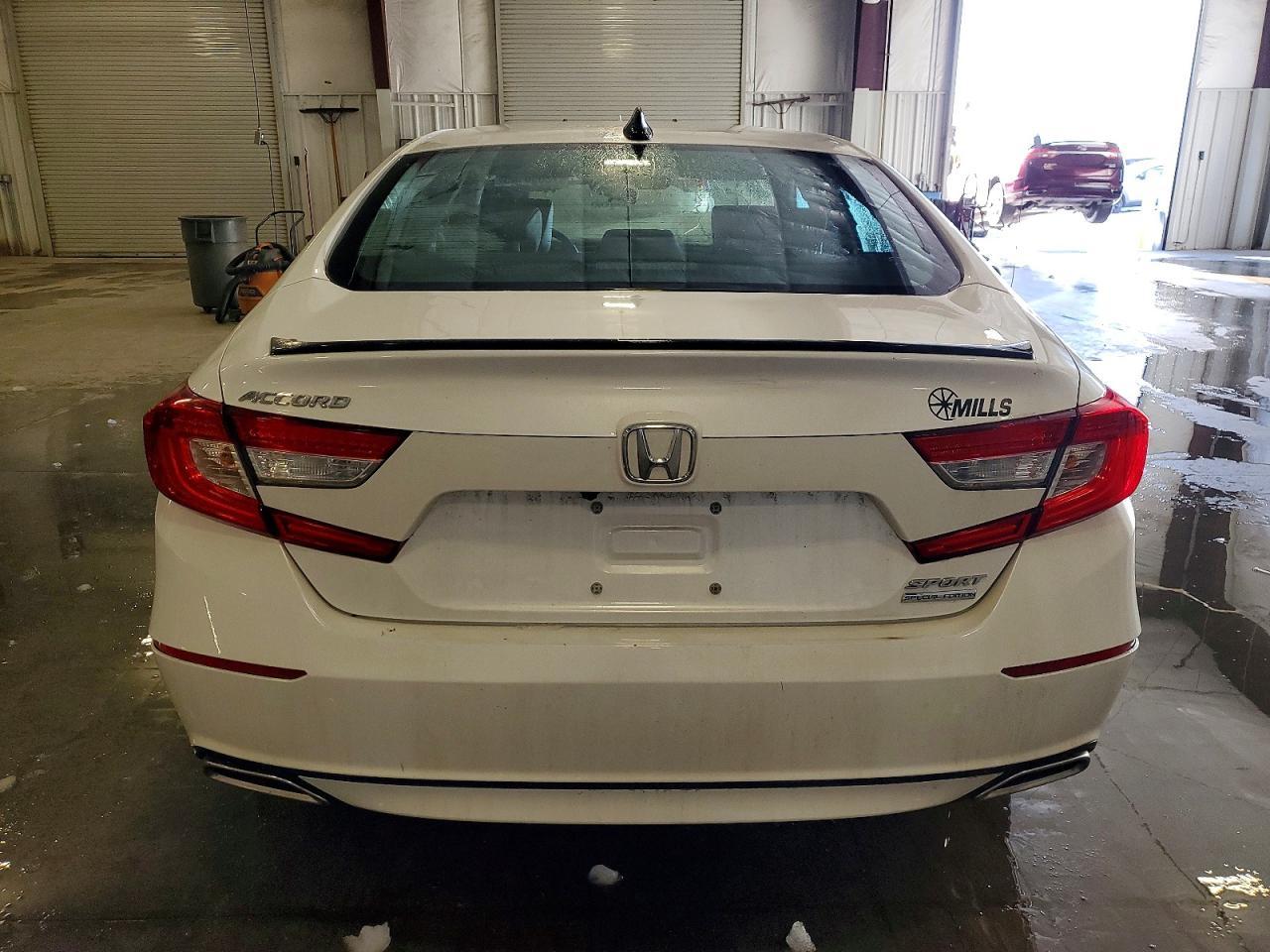 2022 Honda Accord Sport Se - Image 6