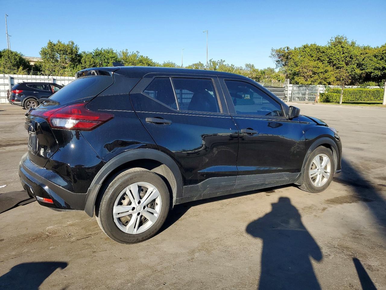 2023 Nissan Kicks S - Image 3