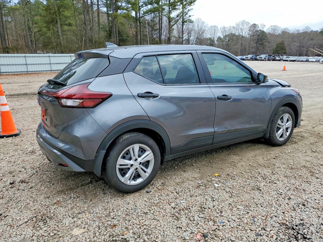 2024 Nissan Kicks S - Image 3