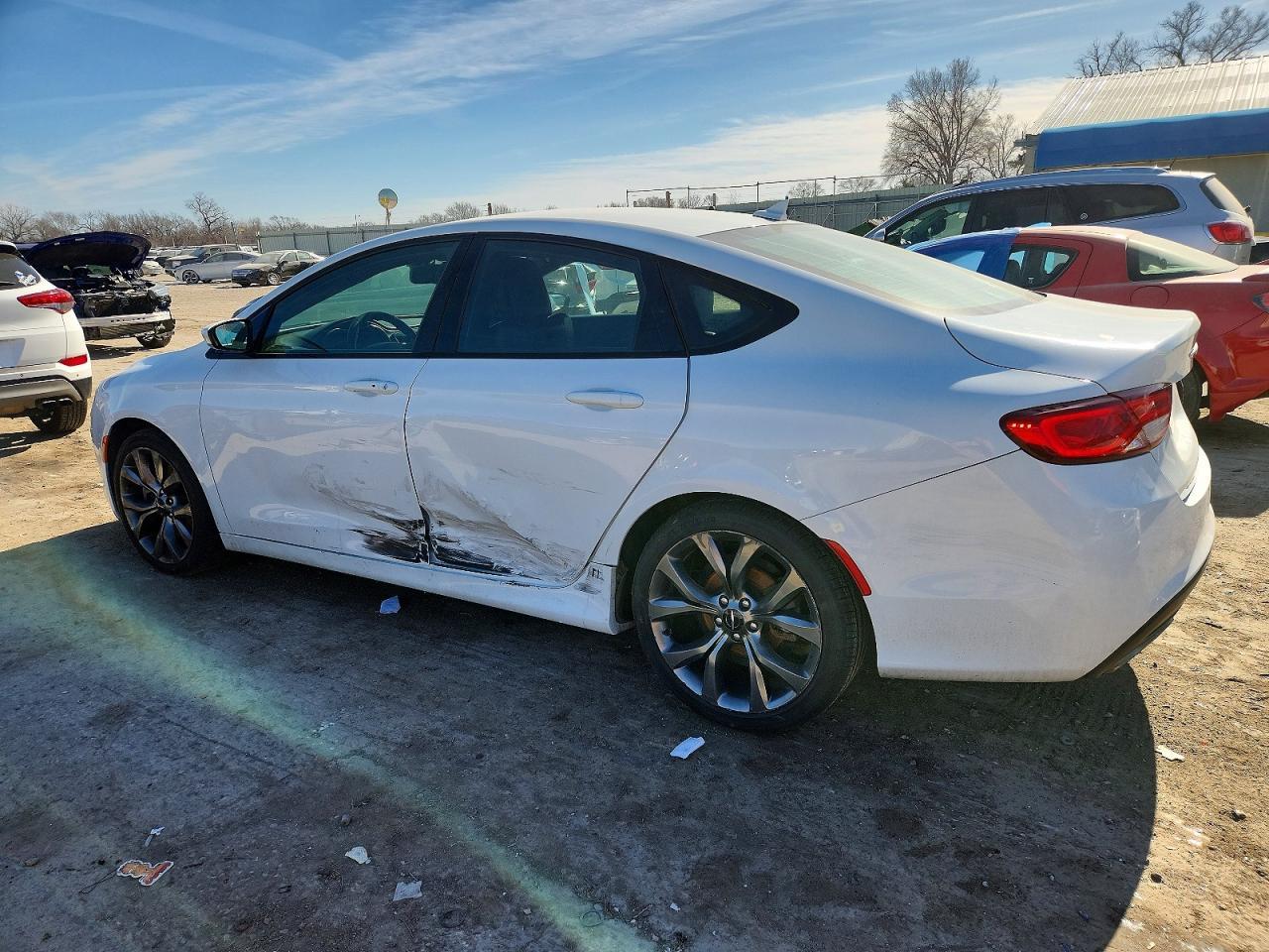 2016 Chrysler 200 S - Фото 2