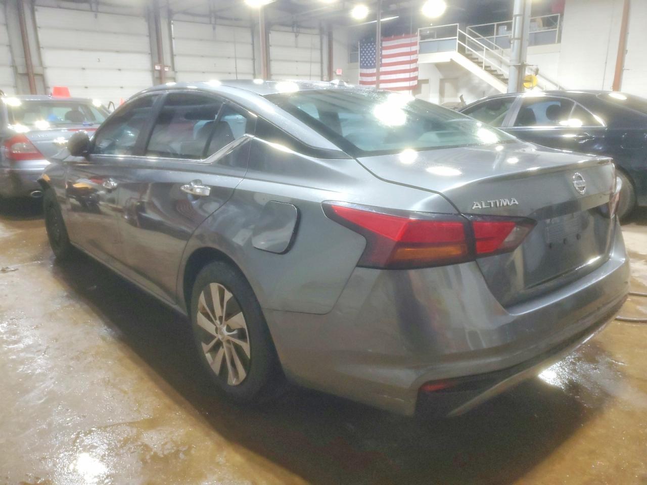 2020 Nissan Altima S - Фото 2