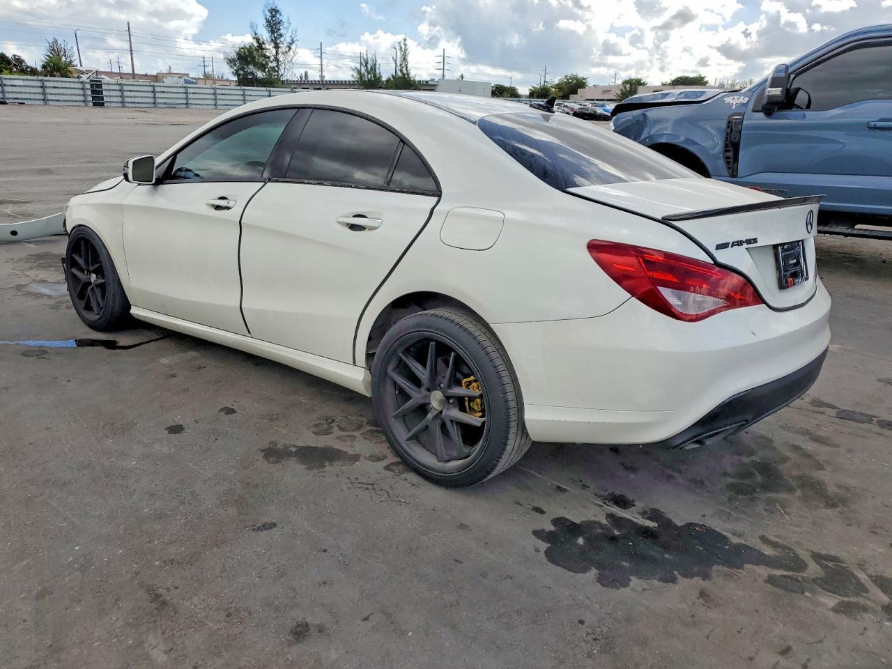 2017 Mercedes-Benz Cla 250 4Matic - Image 2