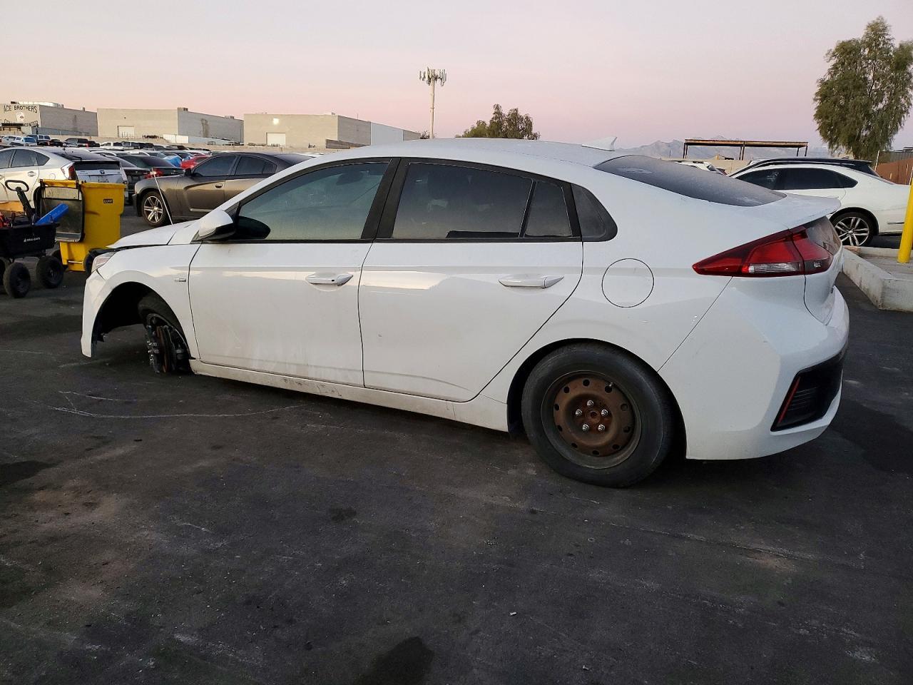 2019 Hyundai Ioniq Blue - Фото 2