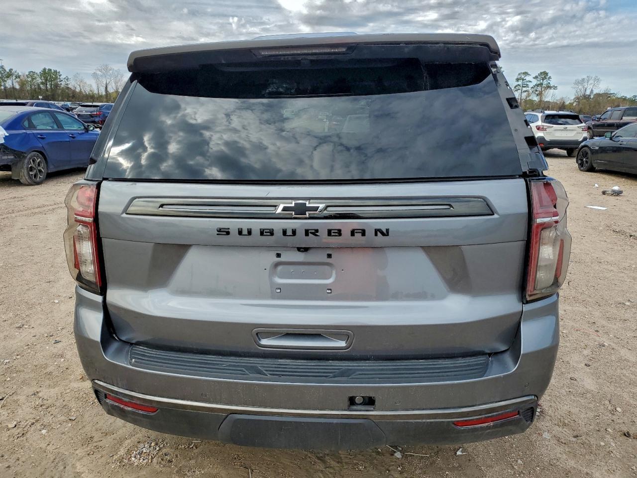 2022 Chevrolet Suburban K1500 Z71 - Image 6