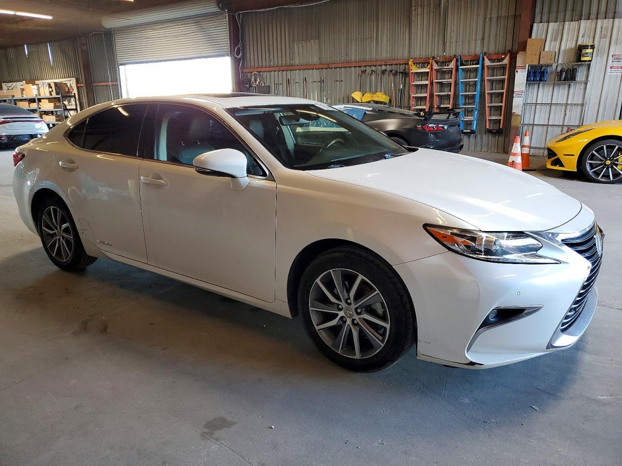 2016 Lexus Es 300H - Image 4