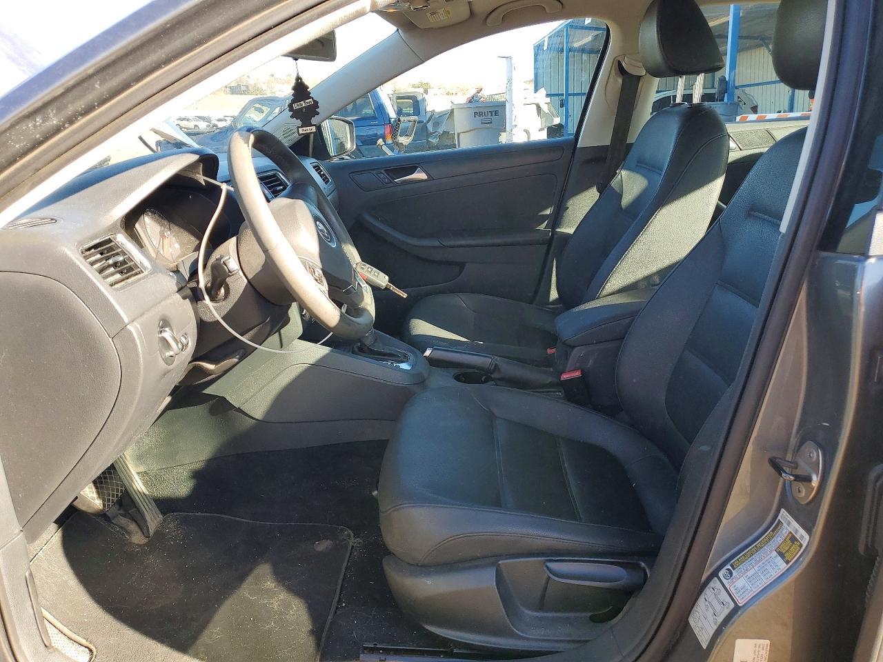 2012 Volkswagen Jetta - Image 7