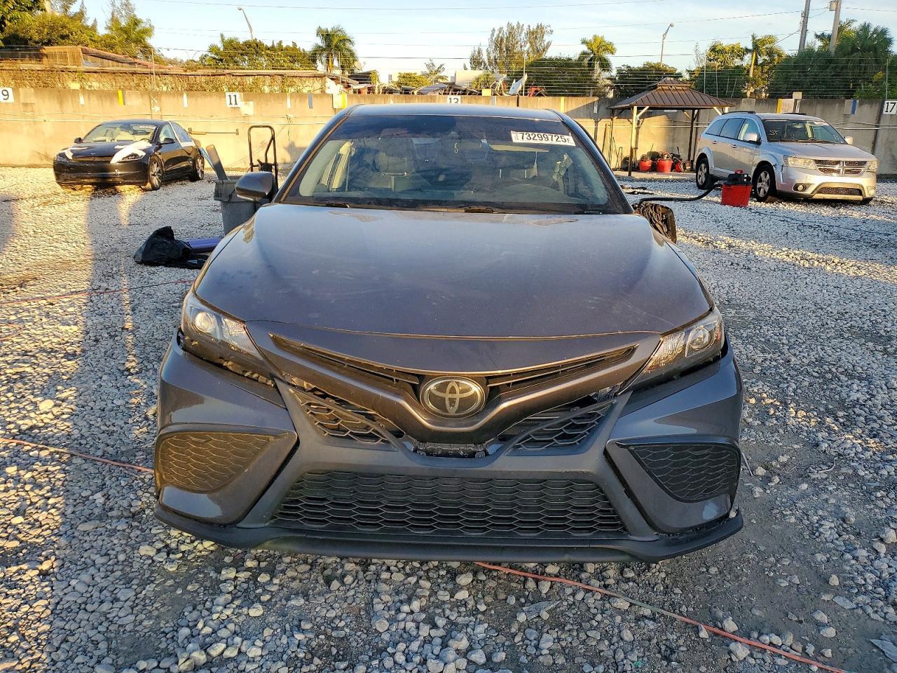 2022 Toyota Camry Se - Image 5