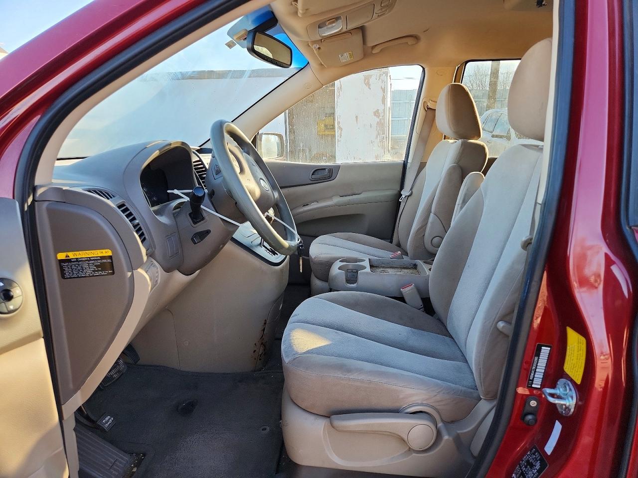 2012 Kia Sedona Lx - Image 7