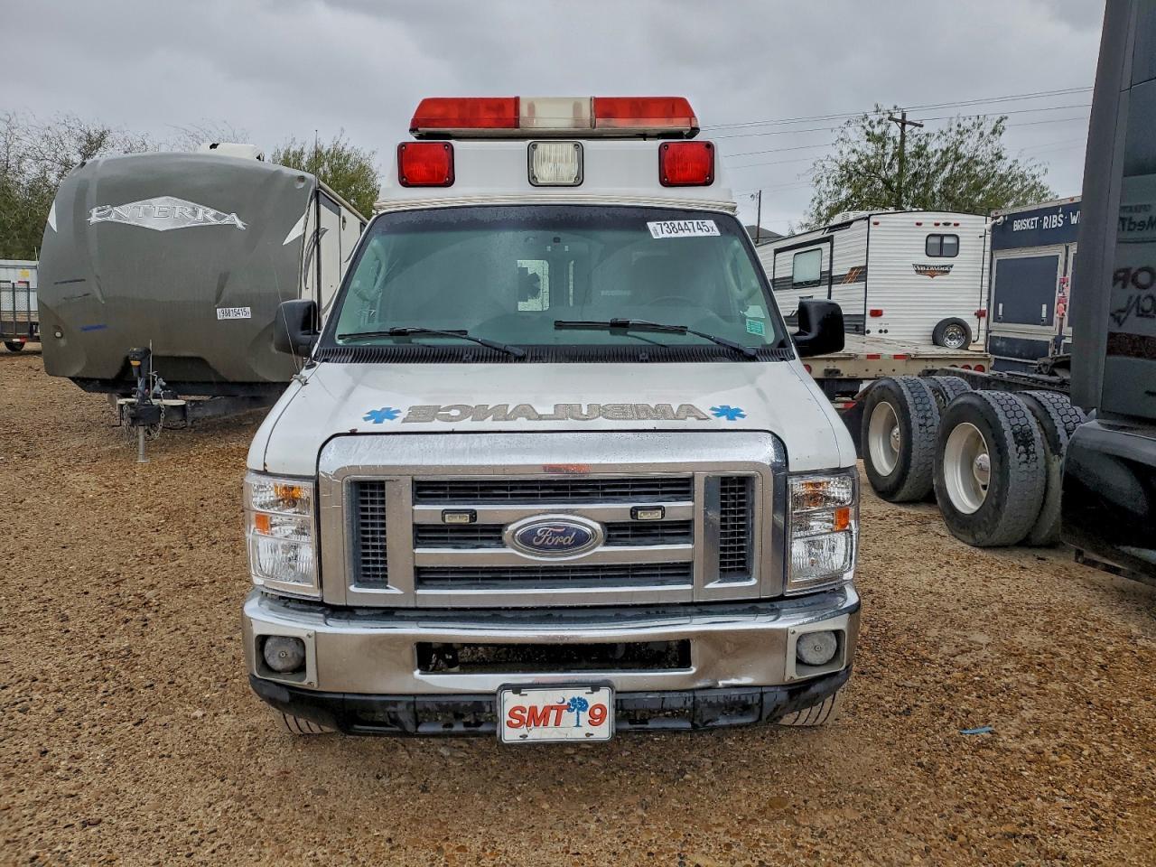 2009 Ford E350 Ambulance - Фото 5