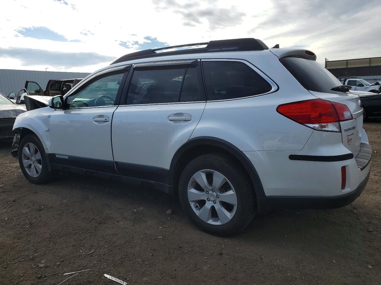 2011 Subaru Outback 2.5I Limited - Image 2