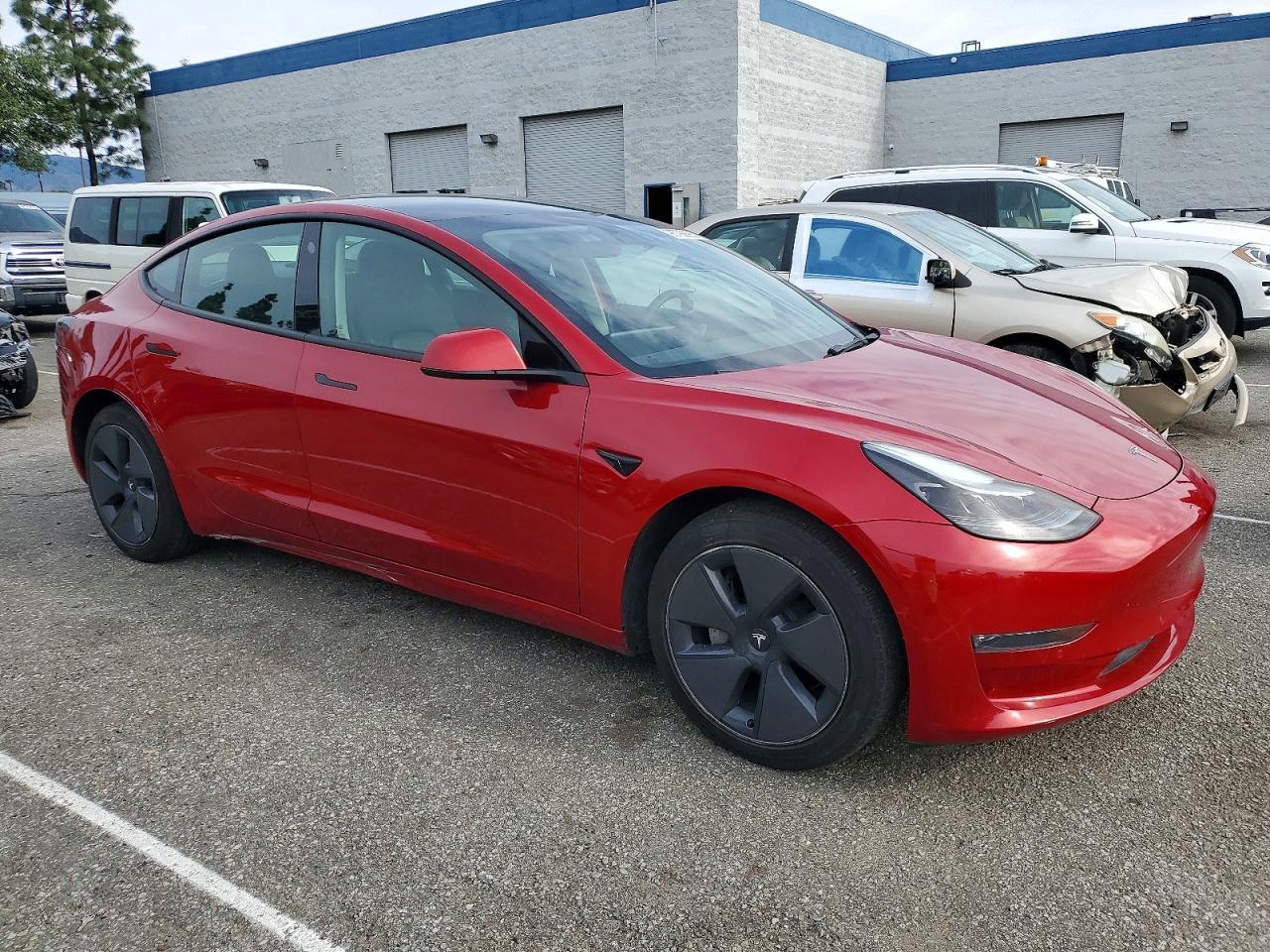 2022 Tesla Model 3 - Image 4