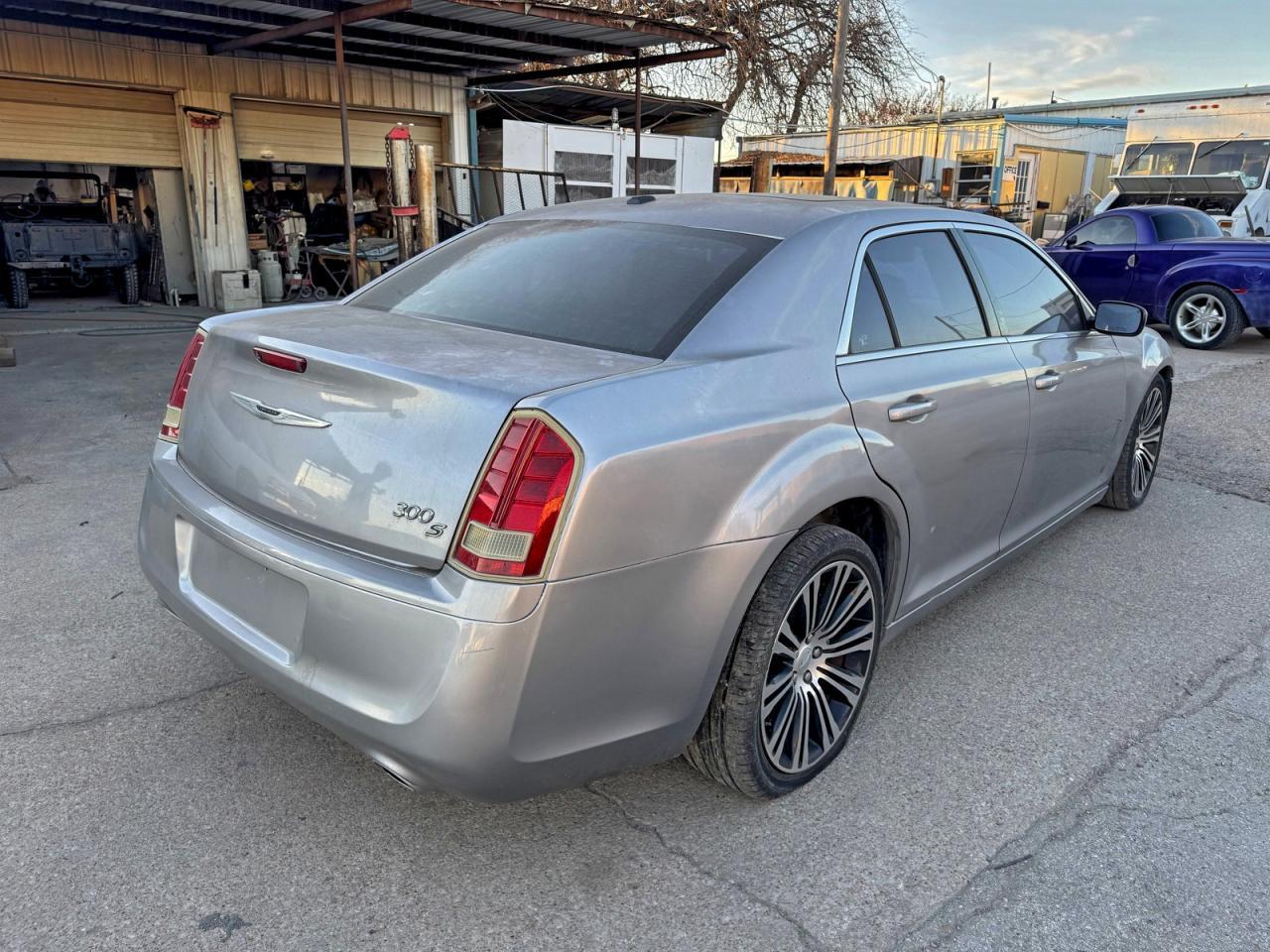 2013 Chrysler 300 S - Фото 3