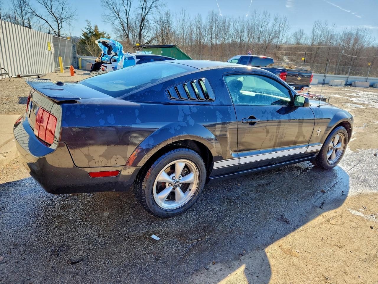 2007 Ford Mustang - Фото 3