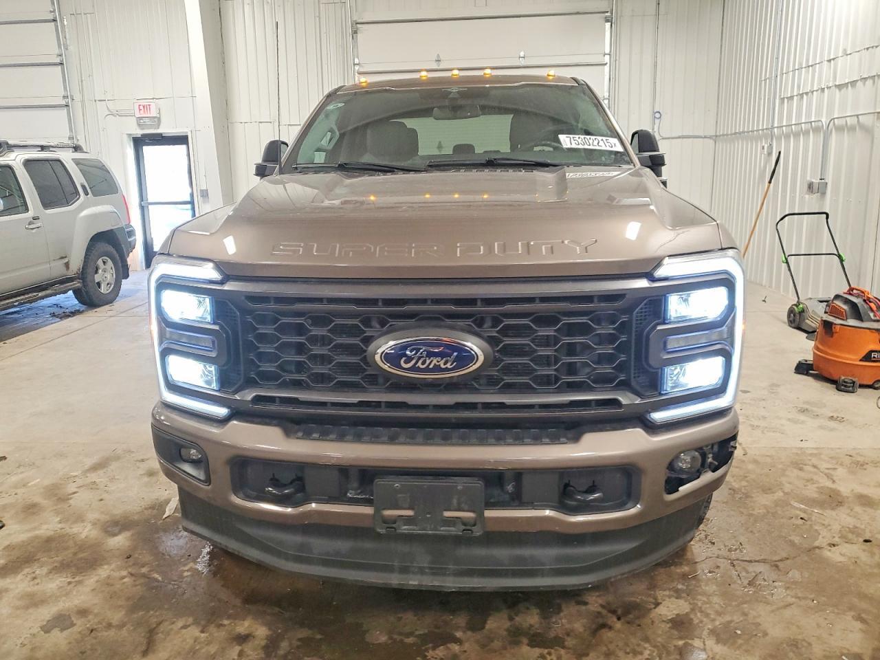 2023 Ford F250 Super Duty - Фото 5