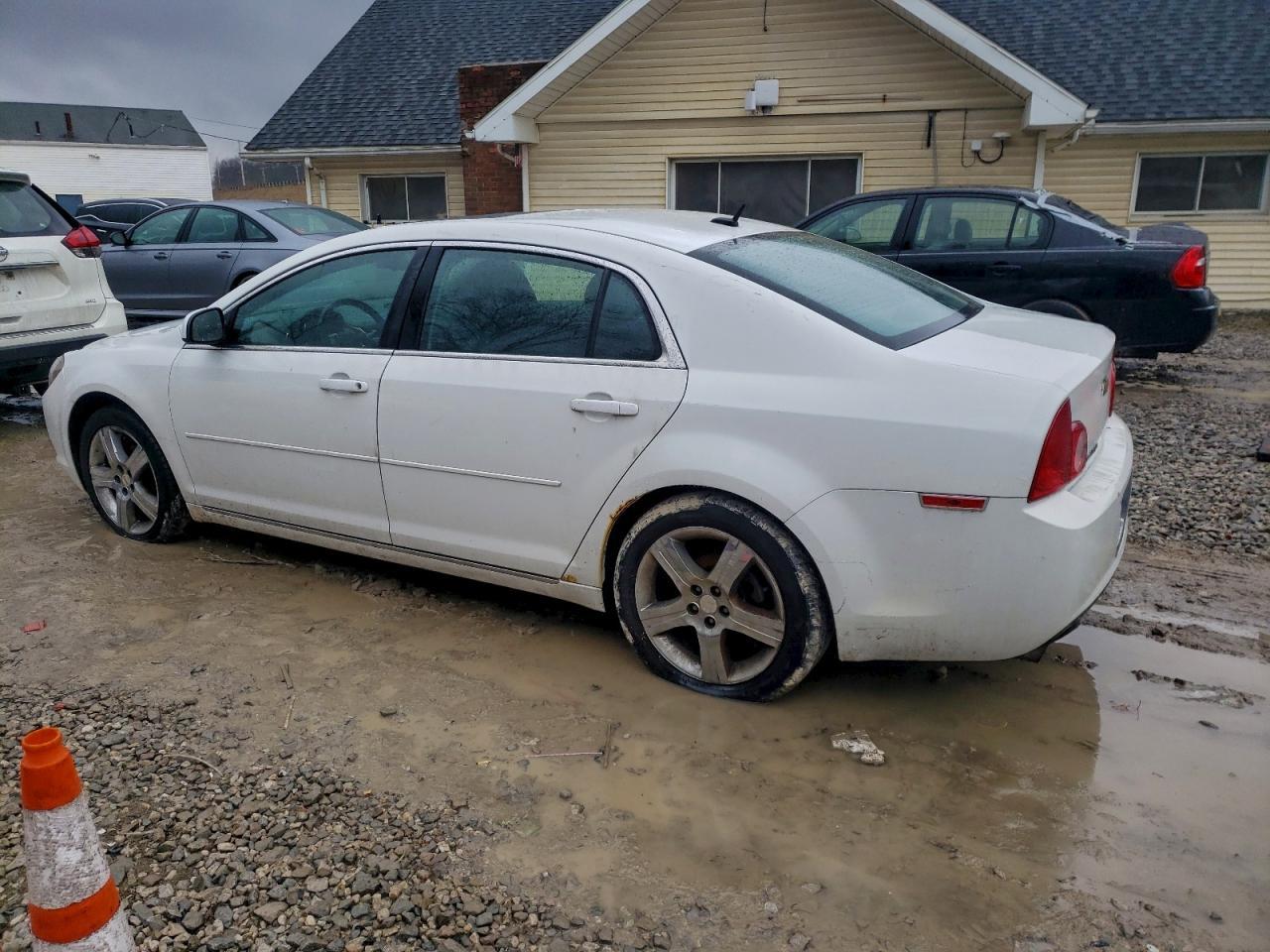 2011 Chevrolet Malibu 2Lt - Image 2