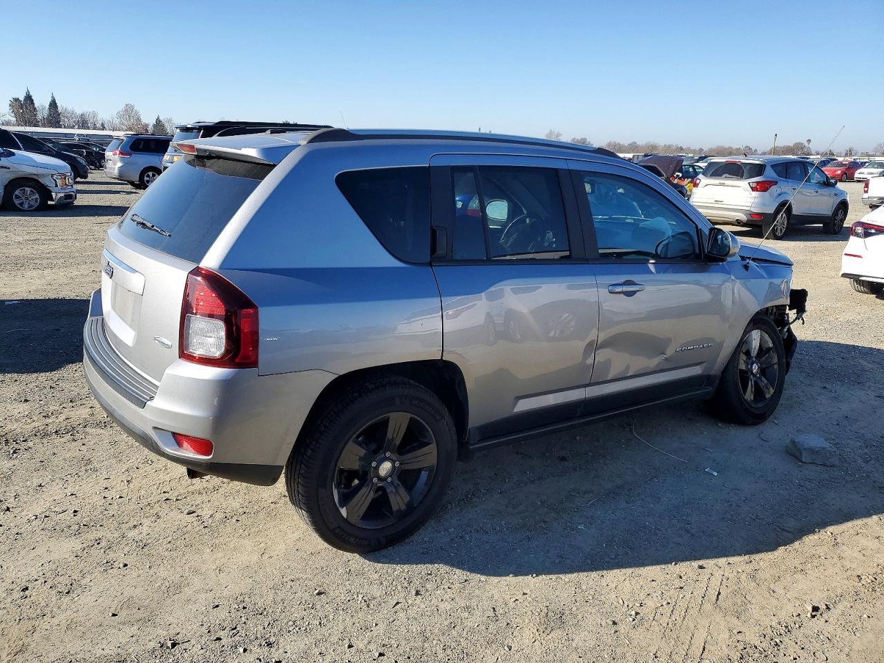 2017 Jeep Compass Latitude - Фото 3