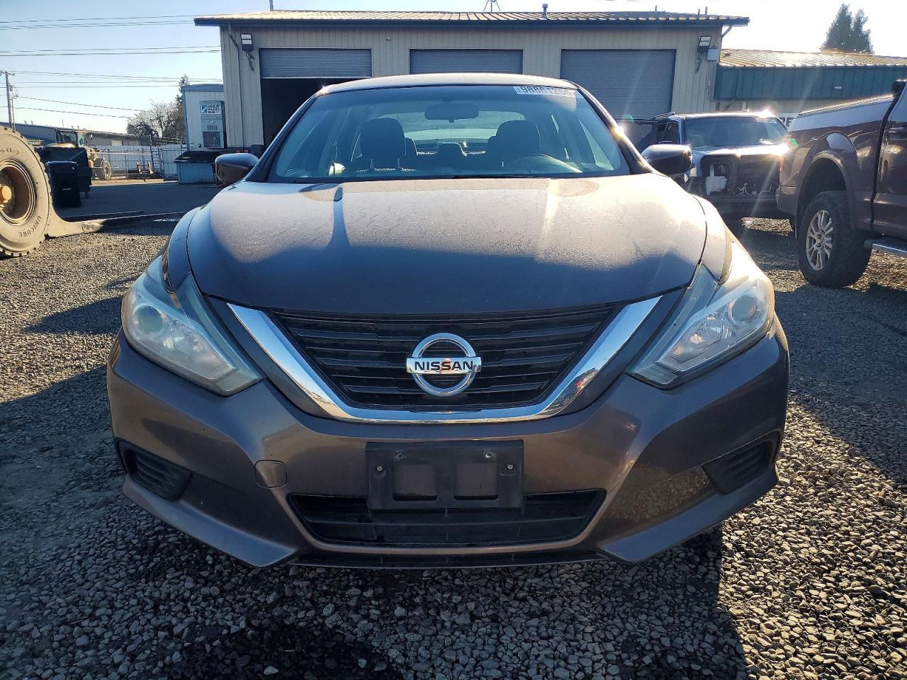 2016 Nissan Altima 2.5 - Image 5