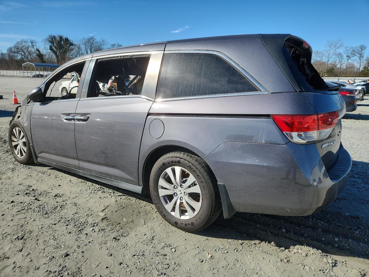 2014 Honda Odyssey - Image 2