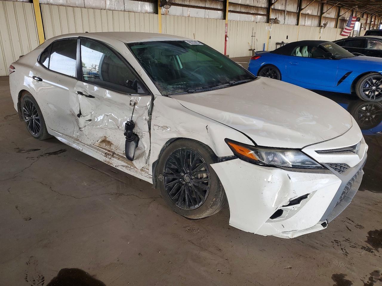 2020 Toyota Camry Se - Фото 4