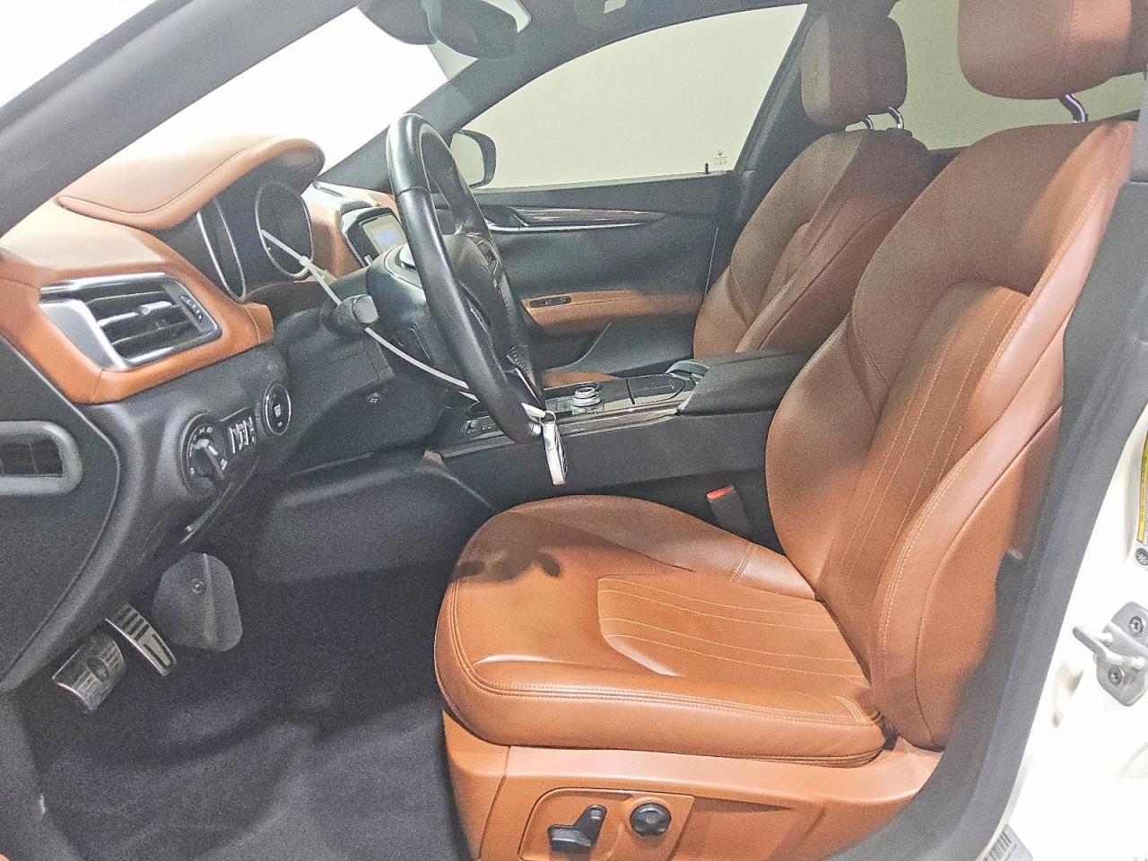 2018 Maserati Ghibli * Clean Title * Prior Repo * - Фото 7