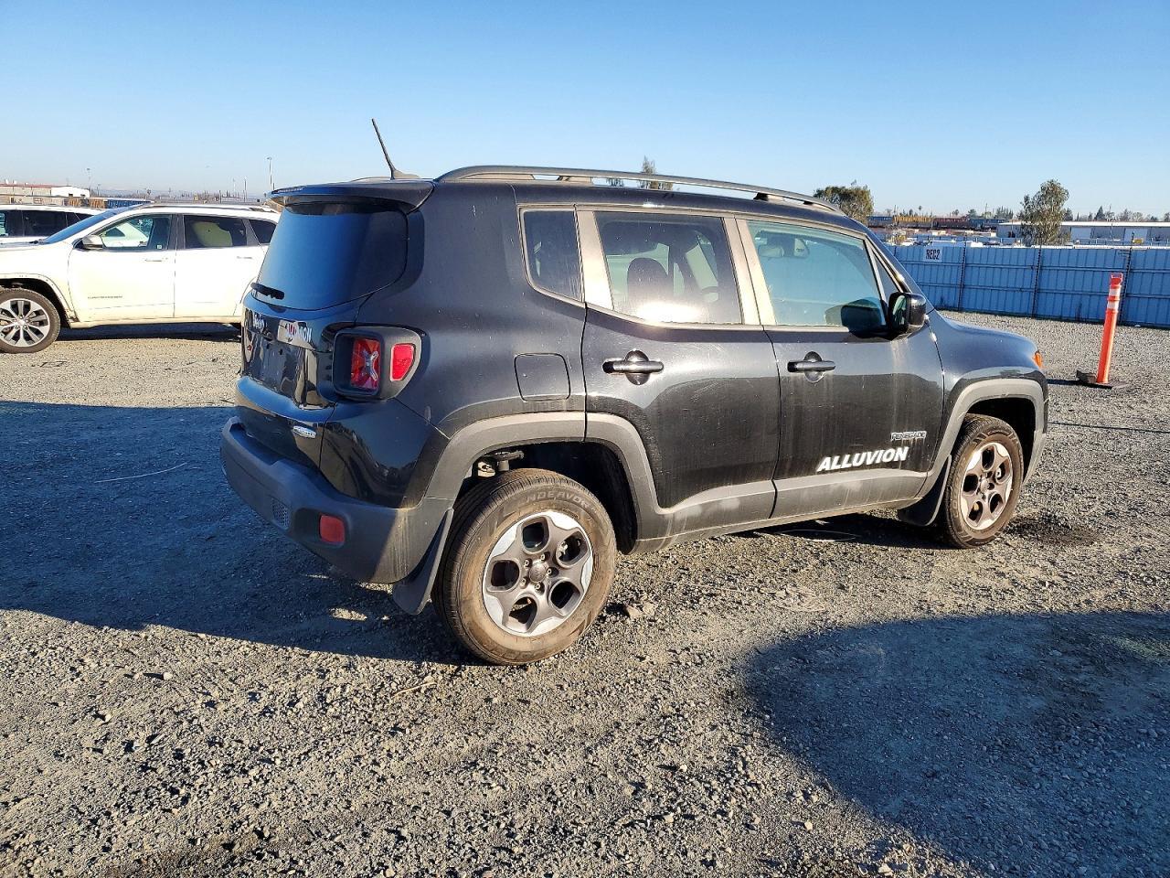 2015 Jeep Renegade Latitude - Фото 3