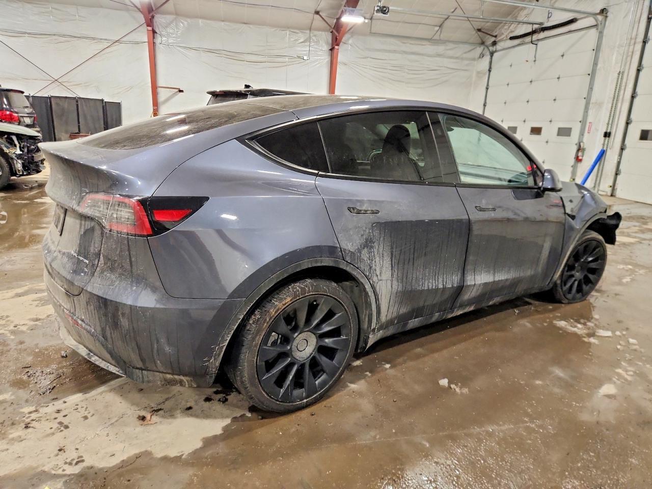 2023 Tesla Model Y - Image 3