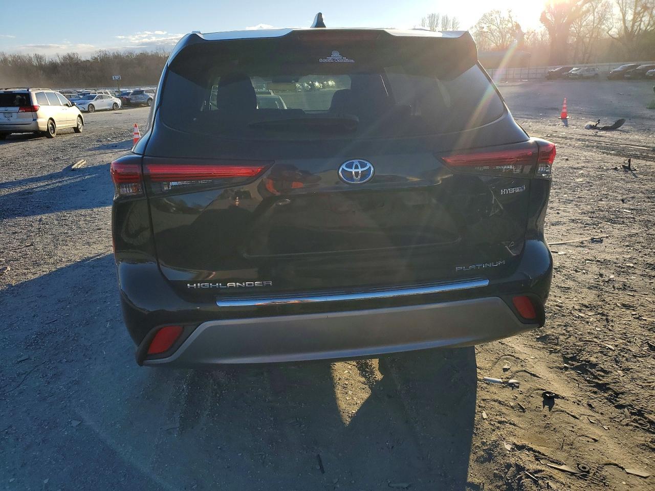 2023 Toyota Highlander Hybrid Limited - Фото 6